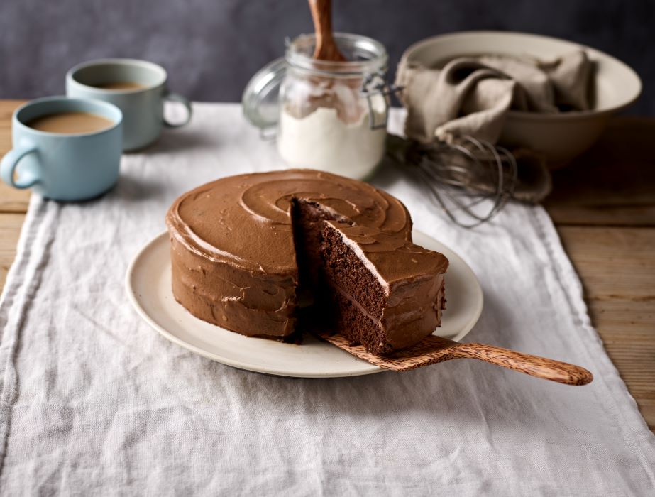 Coffee Layer Cake With Vanilla Espresso Buttercream - Sugar & Sparrow