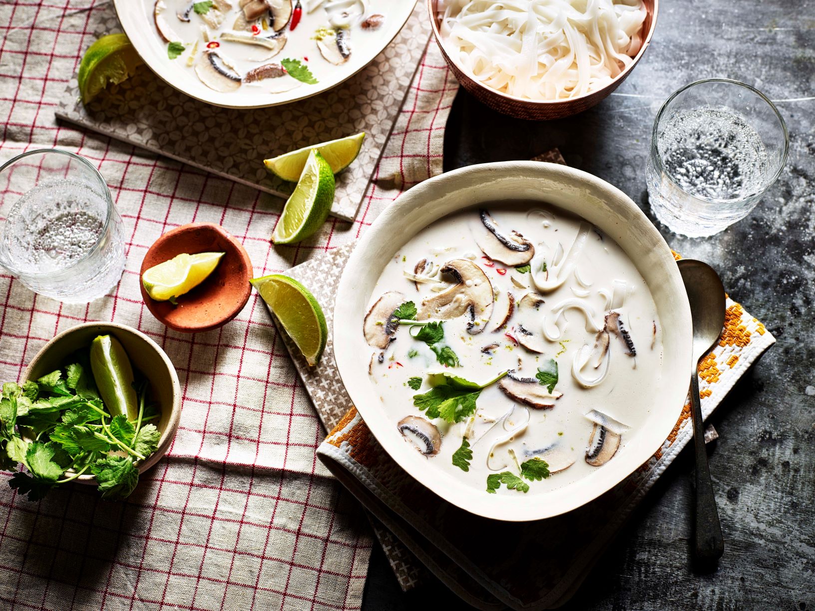 Spicy Button Mushroom Broth