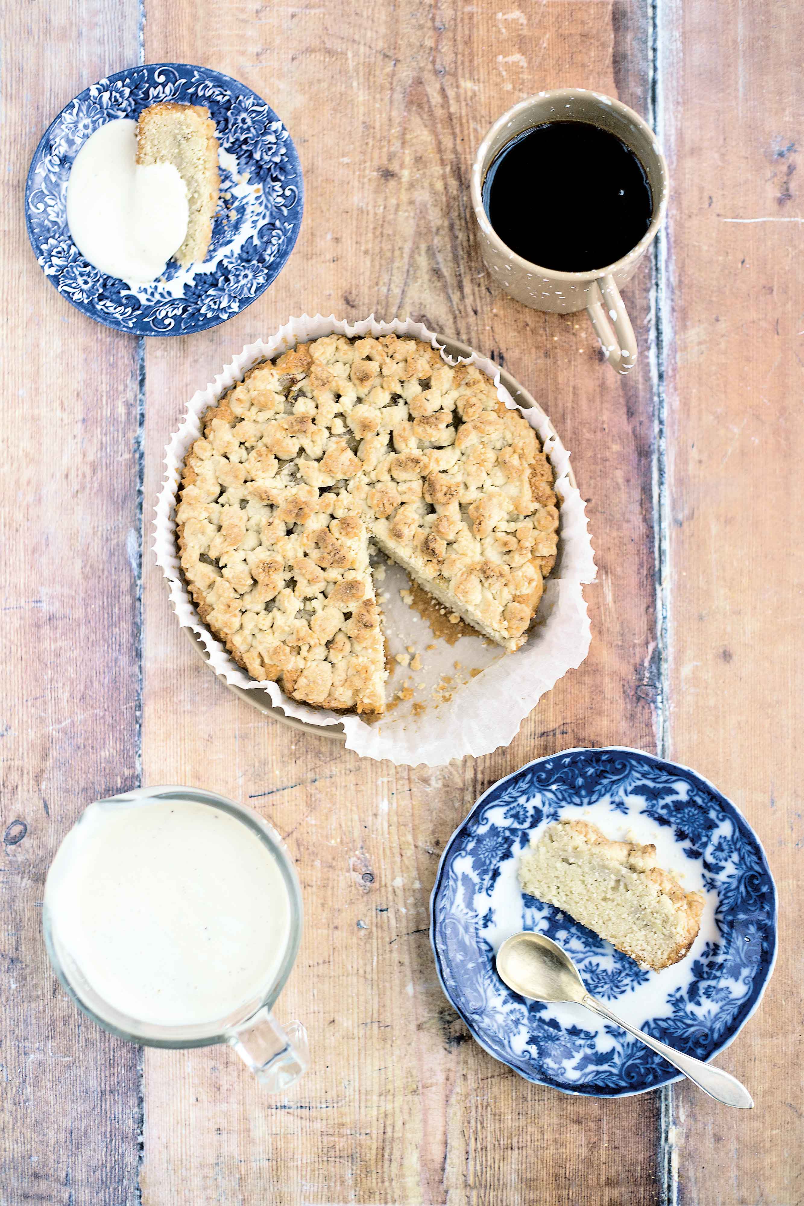 Vegan Fruit Crumble Cake