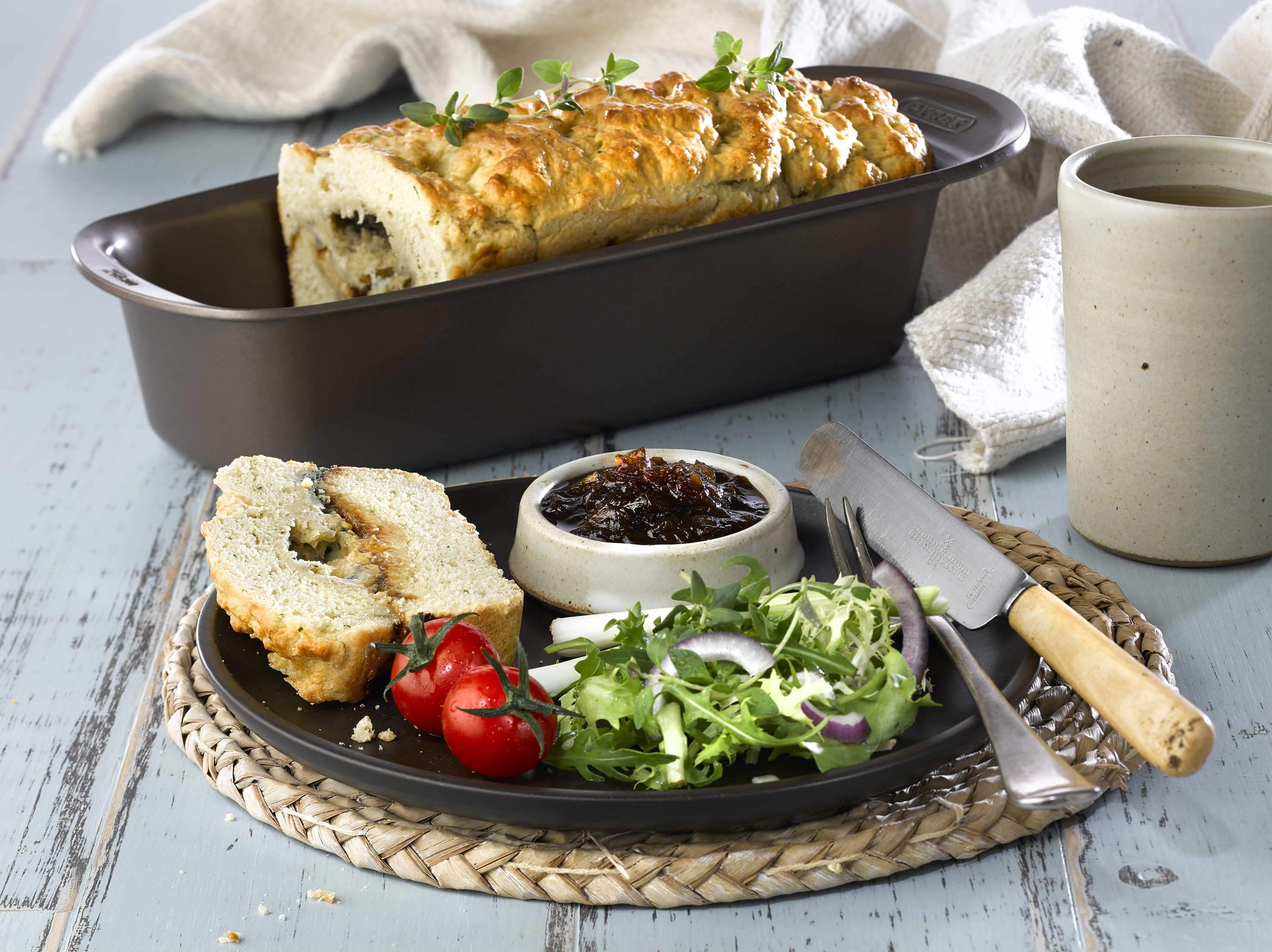 GORGONZOLA & RED ONION CHUTNEY SCONE LOAF