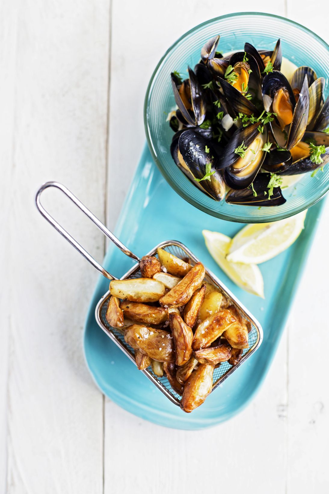 Mussels & Crispy Potato Wedges