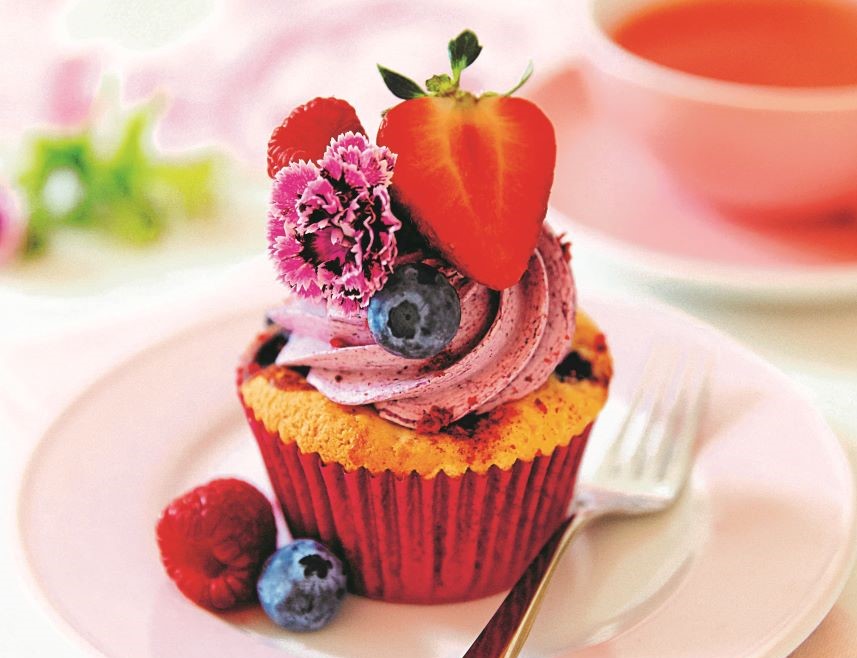 Peggy Porschen’s Summer Berry Cupcakes